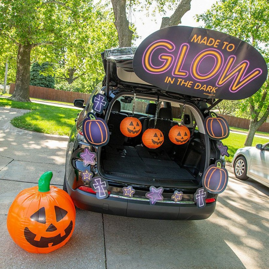 Decorating Kits * | Outlet Glow With God Trunk-Or-Treat Decorating Kit -26 Pc.